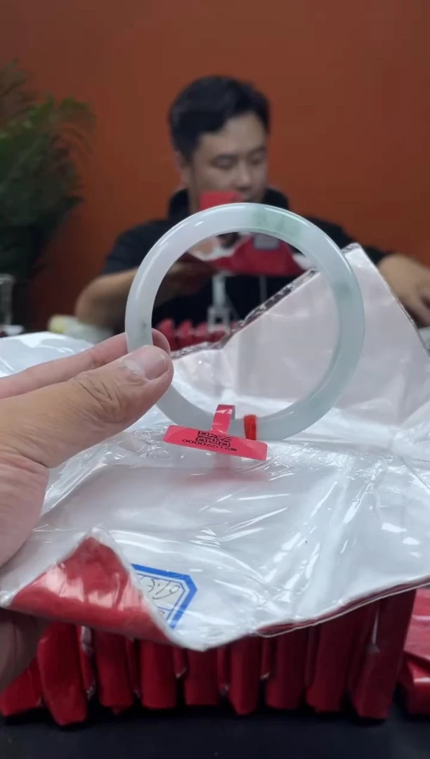 翡翠手镯未镶嵌2手镯