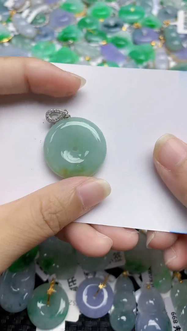 翡翠未镶嵌颈饰天然翡翠A货
