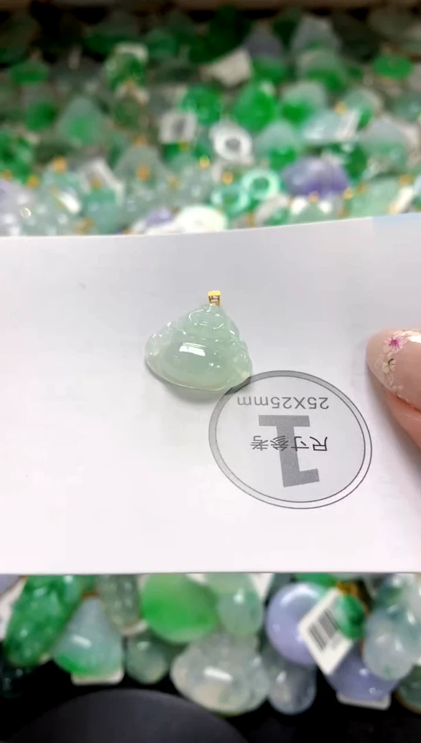 翡翠18K金镶嵌颈饰1111111111111111