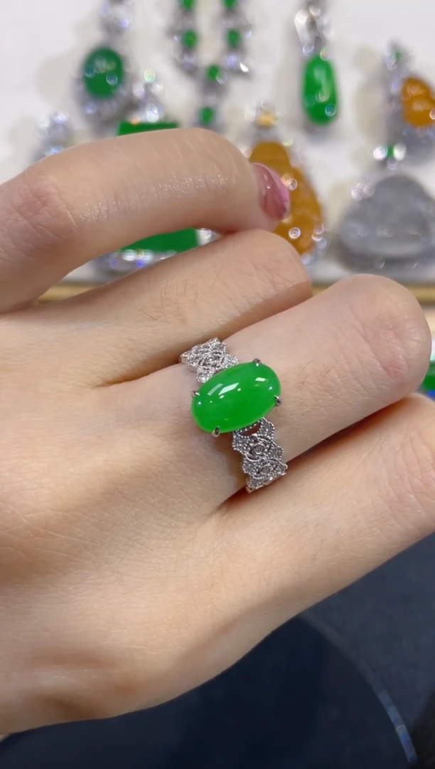 颈饰18K金镶嵌翡翠欣****.团购1