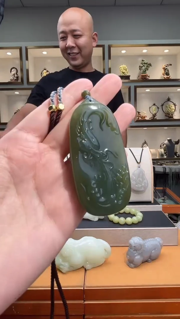 颈饰未镶嵌和田玉苏
