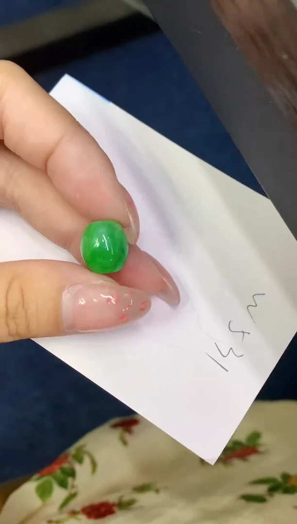 翡翠未镶嵌颈饰缅甸天然翡翠A货