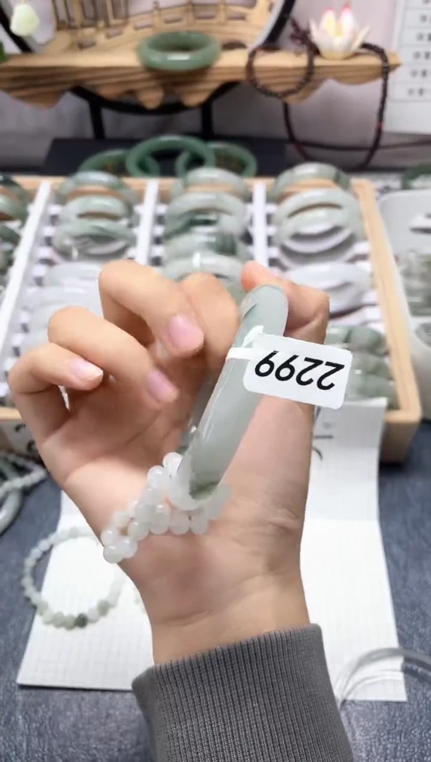 未镶嵌手镯石英质玉2299