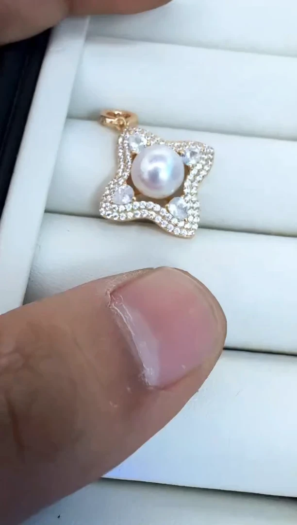 【闪购商品】海水珍珠颈饰银S925镶嵌吊坠