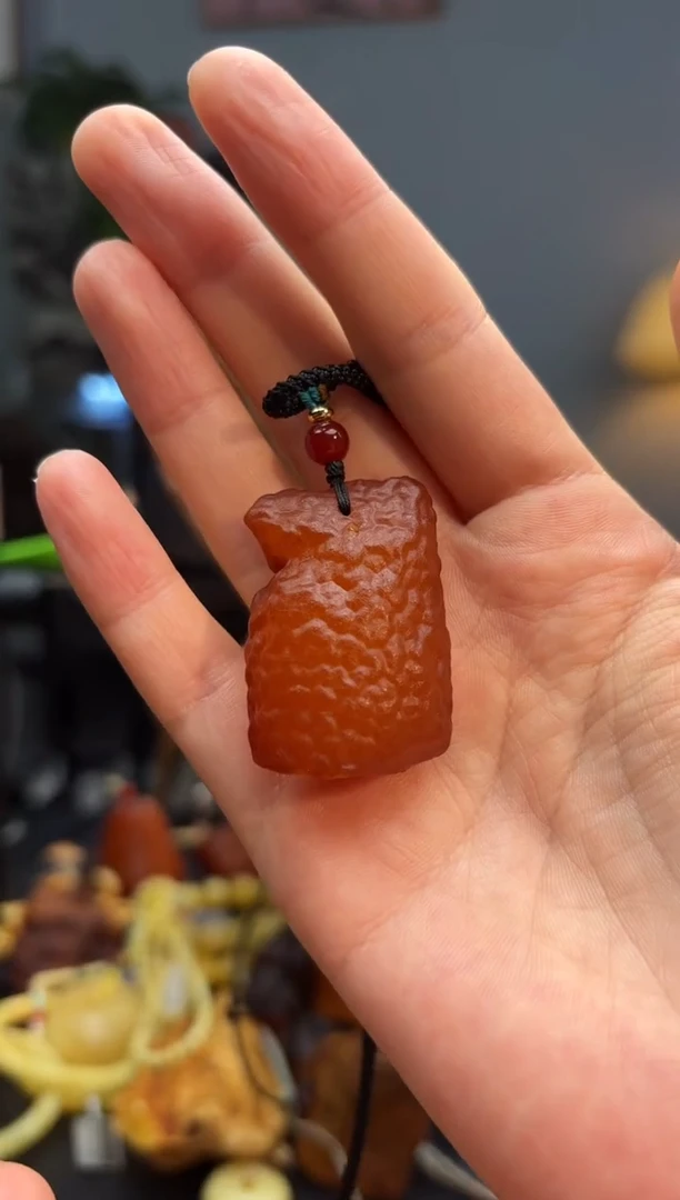 琥珀颈饰未镶嵌吊坠