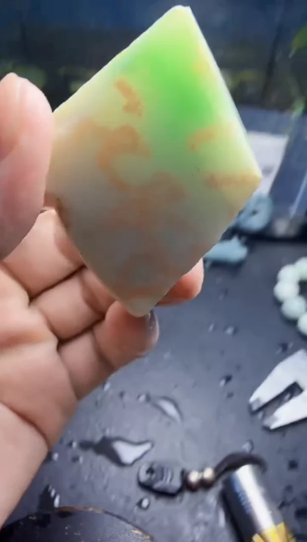 颈饰未镶嵌翡翠天然翡翠049