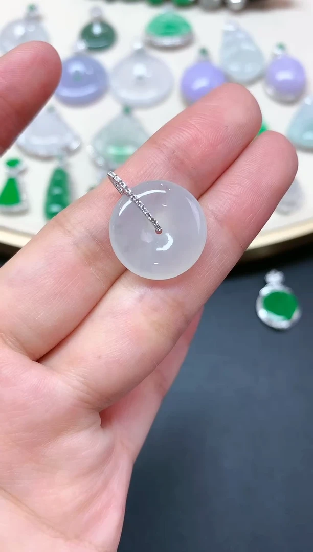 【闪购商品】翡翠吊坠(不含链)18K金镶嵌S350|780
