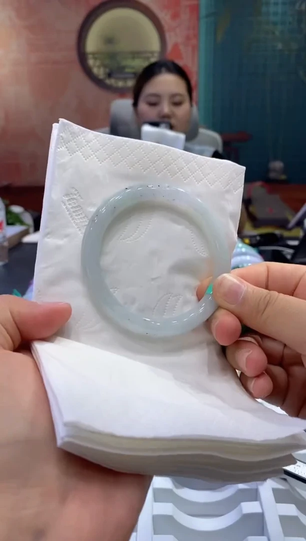 翡翠手镯未镶嵌多人007164