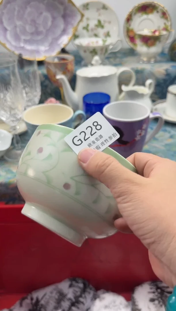 瓷片有****姐      G228