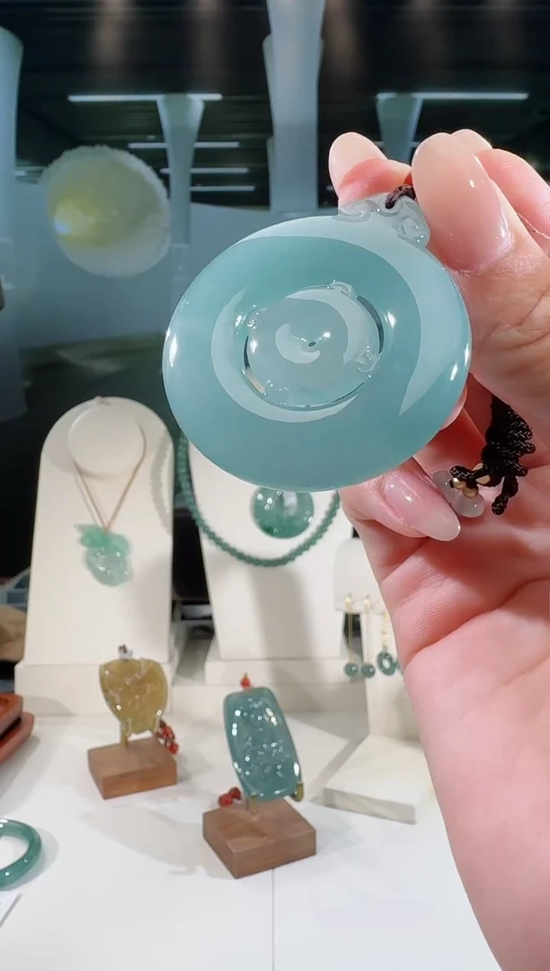 翡翠未镶嵌吊坠(不含链)子母扣纯天然A货翡翠（多样性发其一）