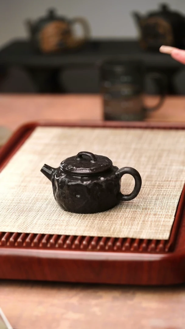 归玉堂冰碛岩重工雕刻石韵肌理德钟壶180cc