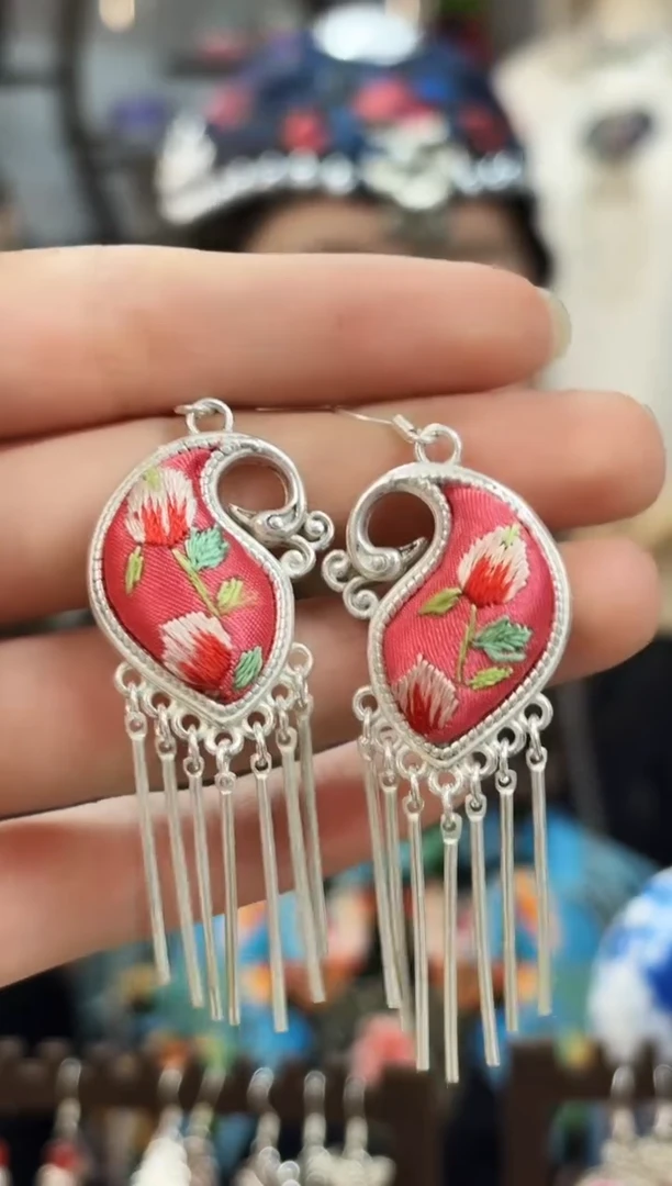 织绣云织瑶非遗老绣饰品064