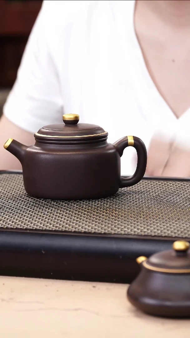 茶壶紫砂四号井茄皮紫泥描金德钟200cc