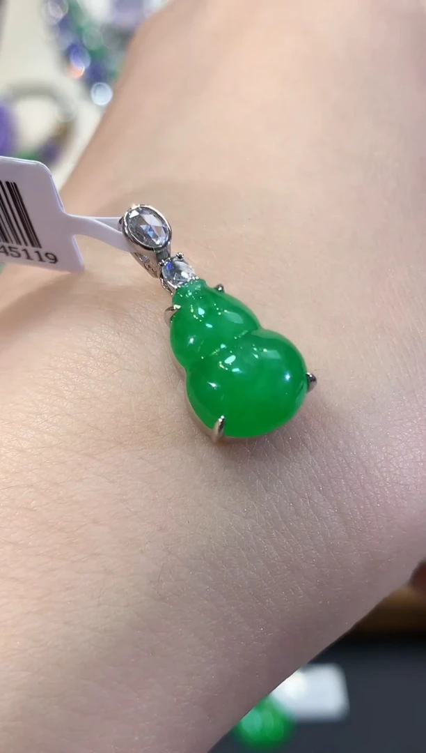 吊坠(不含链)18K金镶嵌翡翠D72