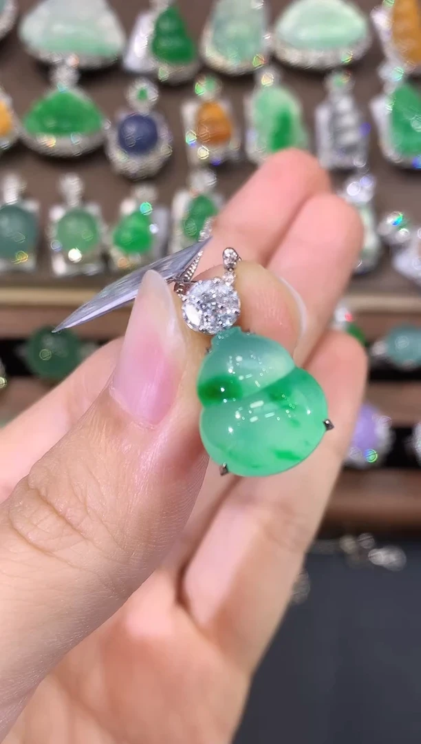 翡翠18K金镶嵌吊坠(不含链)D7