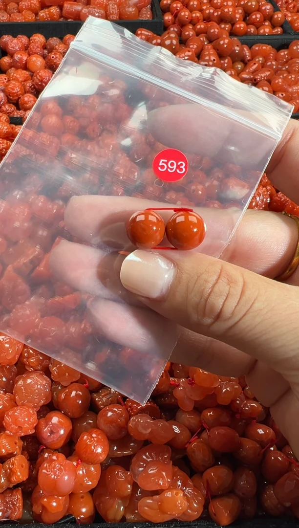 颈饰未镶嵌南红玛瑙1