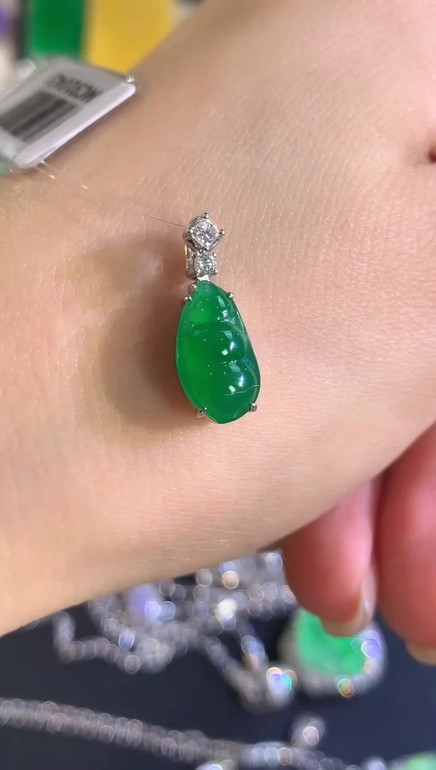 吊坠(不含链)18K金镶嵌翡翠A126