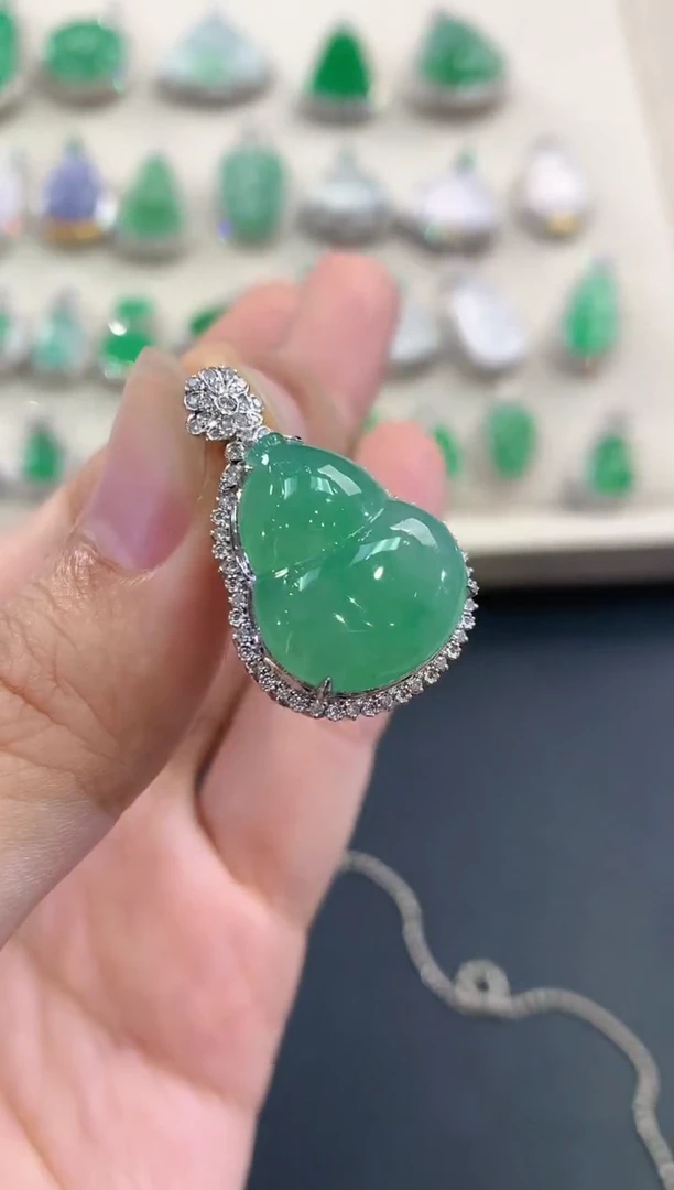 翡翠18K金镶嵌吊坠(不含链)B156春日珠宝