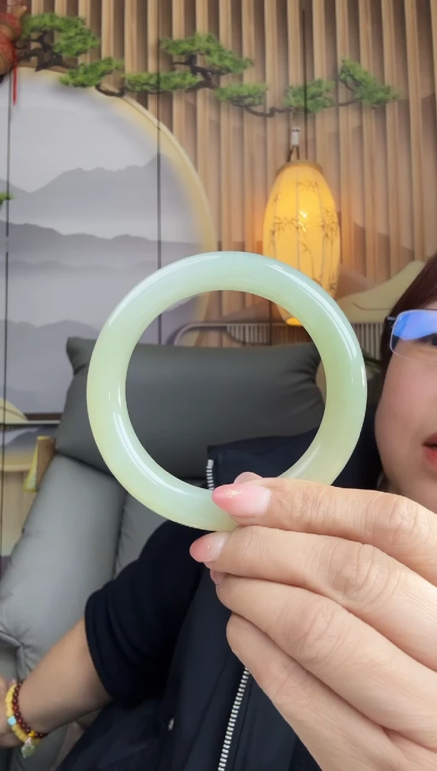 未镶嵌手镯和田玉晴水手镯64mm 条宽11mm