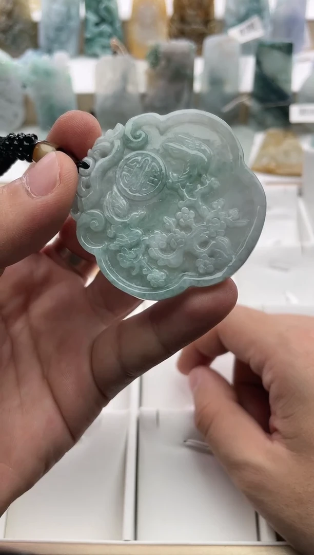 【闪购商品】翡翠颈饰未镶嵌..../1/18/ 238