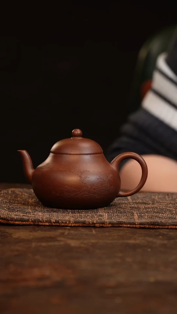 【闪购商品】紫砂茶壶百年福记 全手工紫泥梨形壶（泥绘）
