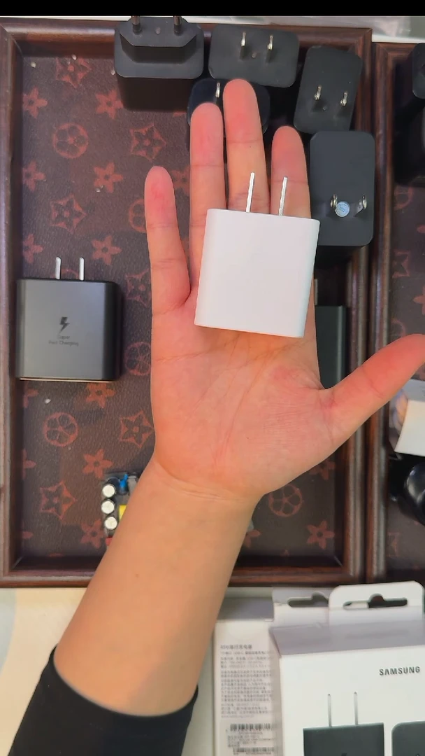 小****)45W 4511白色单头 微瑕 介意勿拍