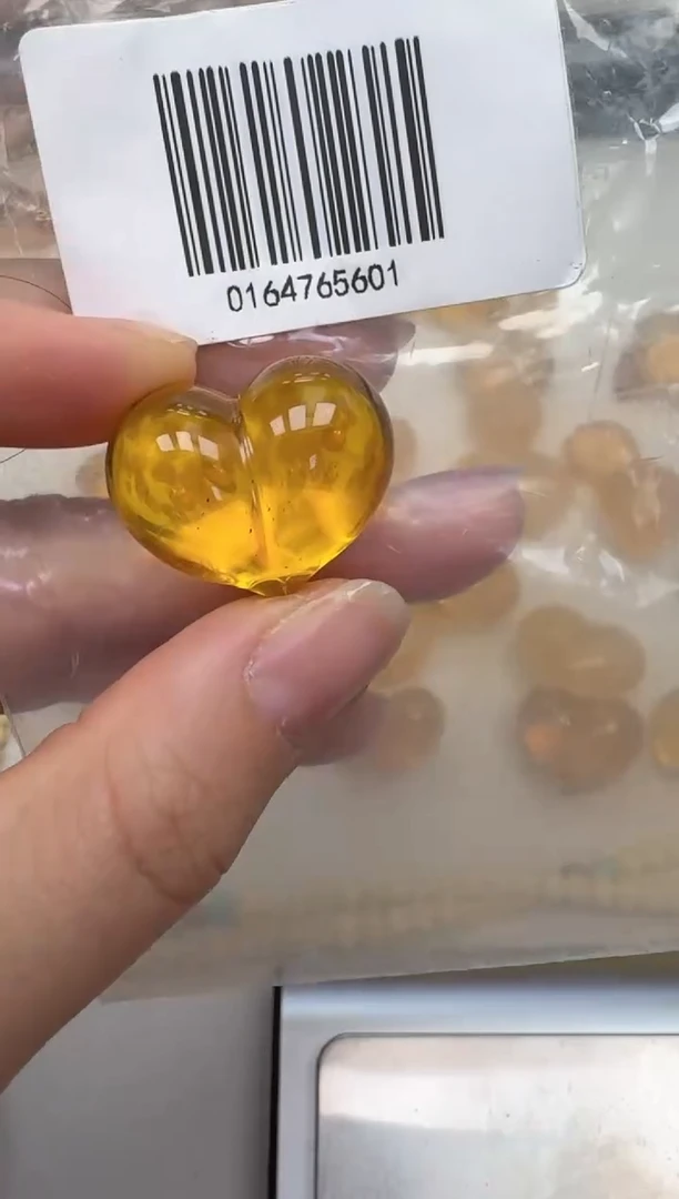 裸石琥珀未镶嵌如图