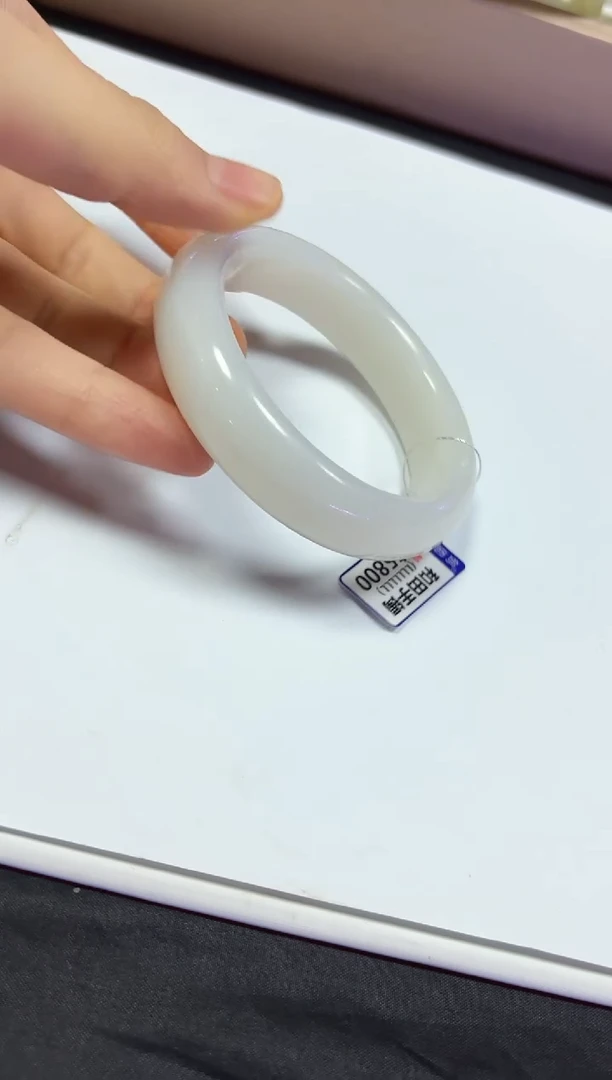 颈饰未镶嵌和田玉手镯55.5