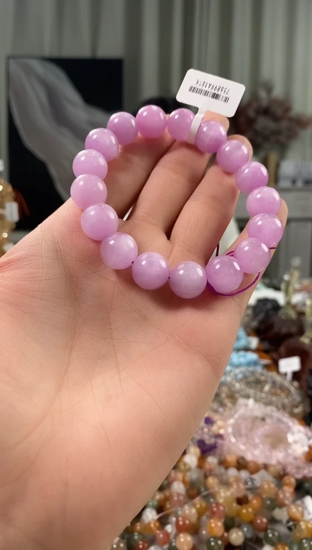 未镶嵌锂辉石无小**?紫锂晖