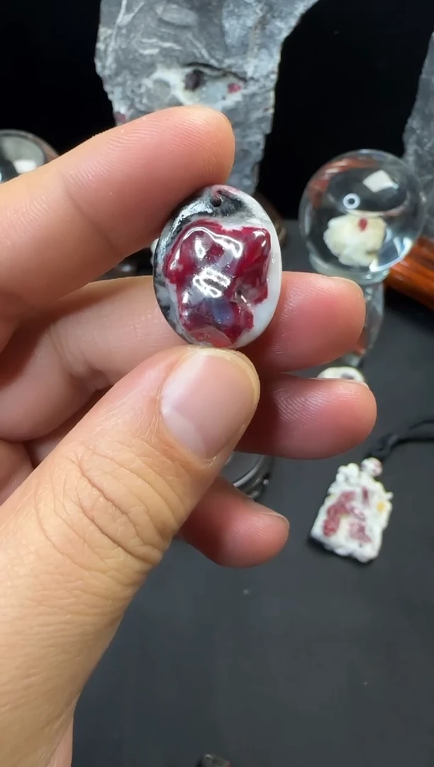 天然辰砂天然朱砂晶体原石吊坠挂件