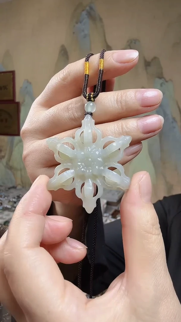 颈饰未镶嵌和田玉.