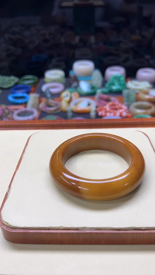 未镶嵌手镯石英质玉静**开024