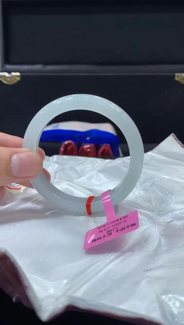 未镶嵌手镯翡翠翡翠手镯