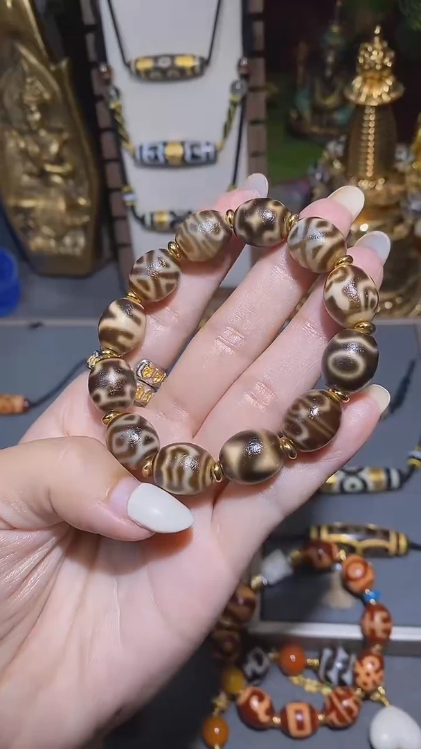 未镶嵌颈饰玛瑙/玉髓（覆膜）A28831-上肯老料牙黄达洛手串