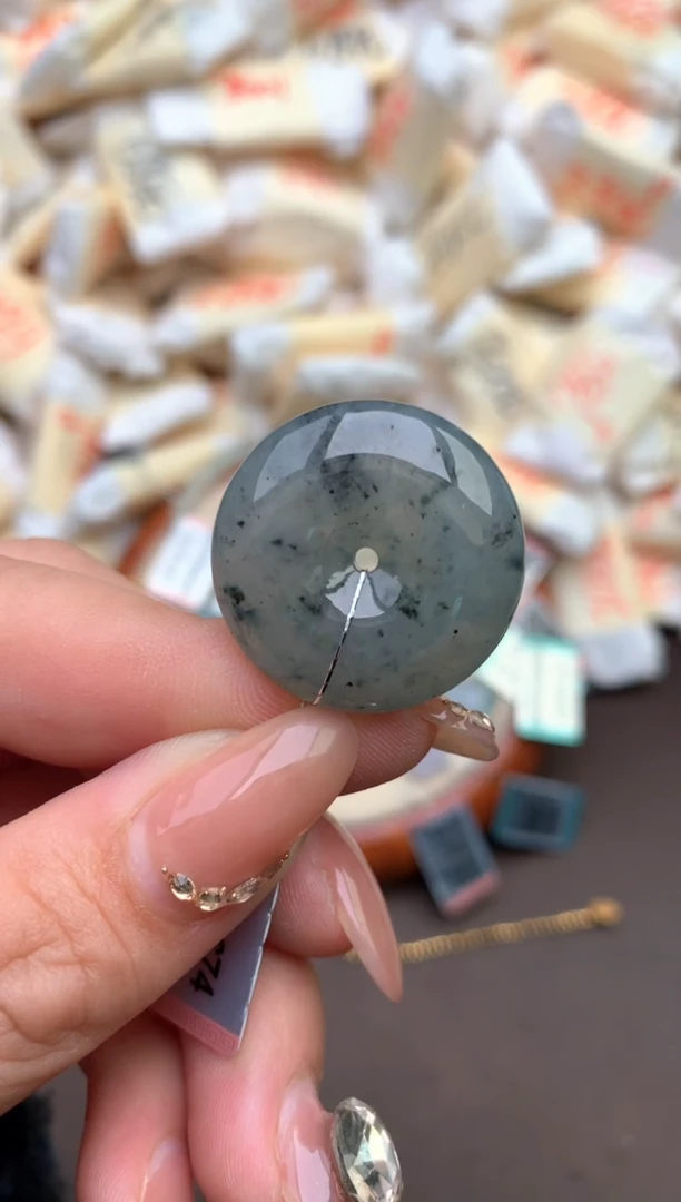 【闪购商品】翡翠颈饰未镶嵌—