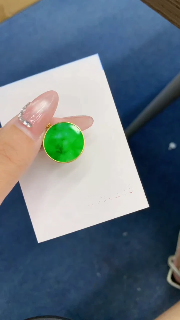 翡翠18K金镶嵌吊坠(不含链)1