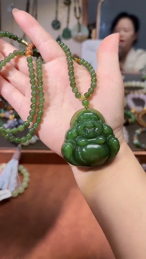 颈饰未镶嵌和田玉（碧玉）1
