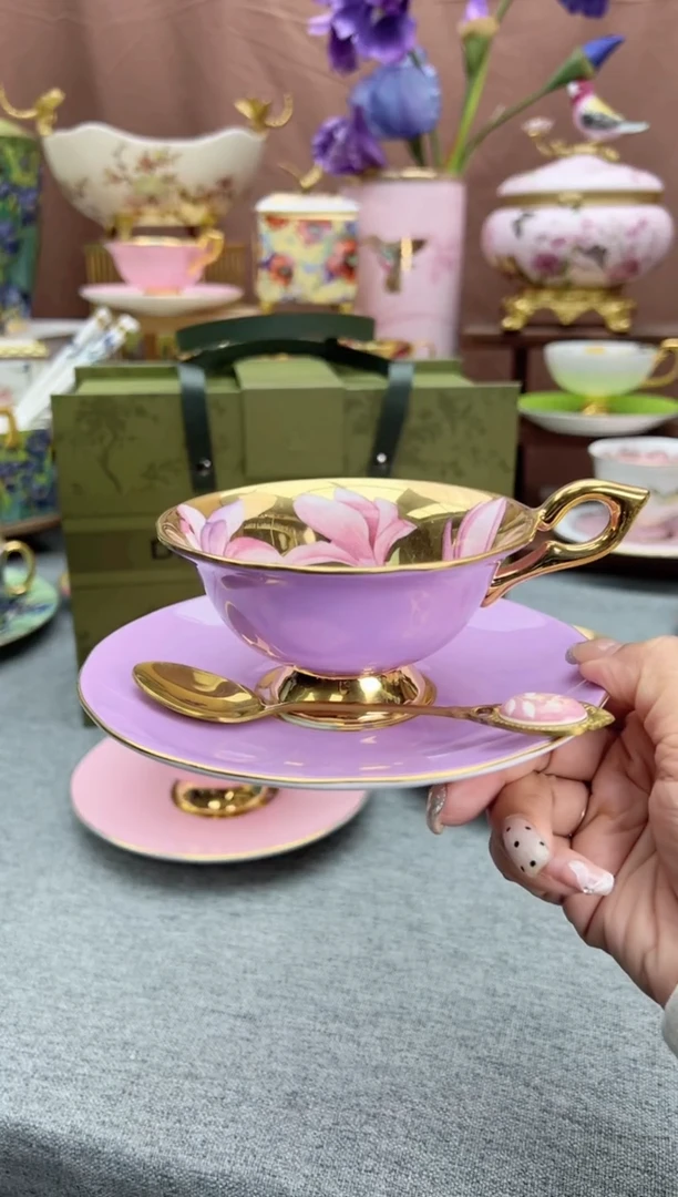 【闪购商品】自然写生紫釉玉兰花