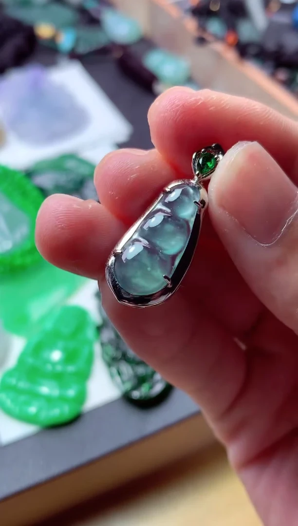 翡翠未镶嵌颈饰天然翡翠