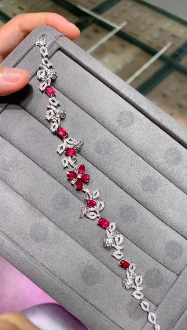 18K金镶嵌手链红宝石5.41CT