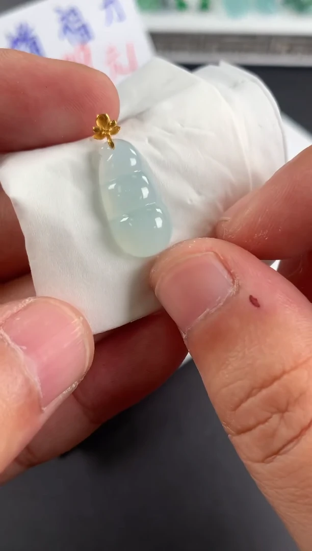 颈饰18K金镶嵌翡翠?****工翡翠