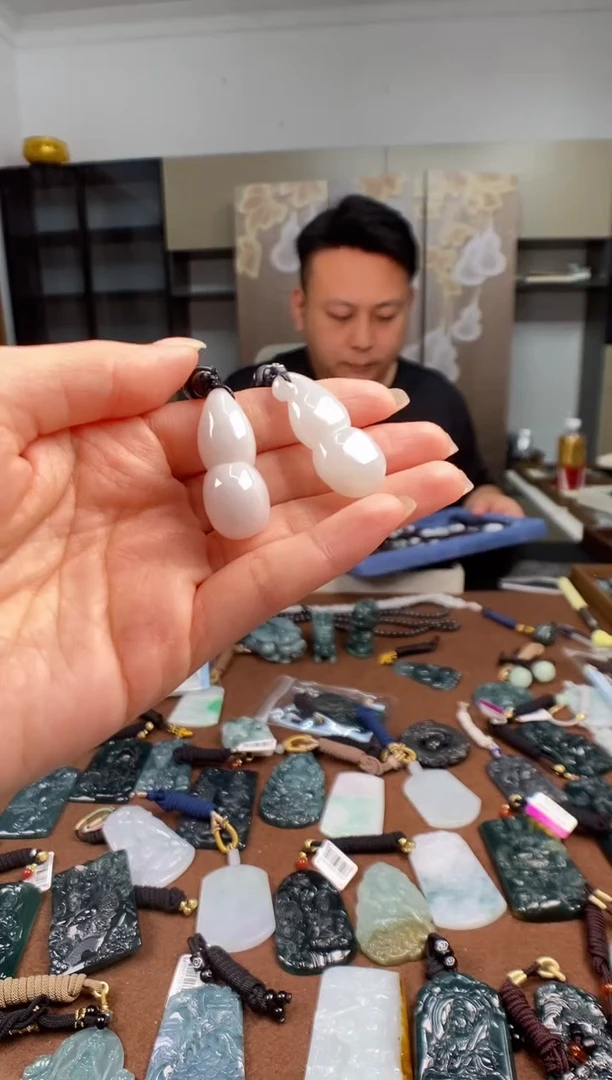 颈饰未镶嵌翡翠 多样性发其一
