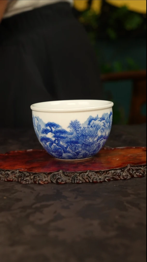 青花手绘山水主人杯