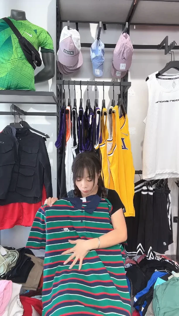 1404  编码 耐克卫衣以直播间过款为准 尺码XL