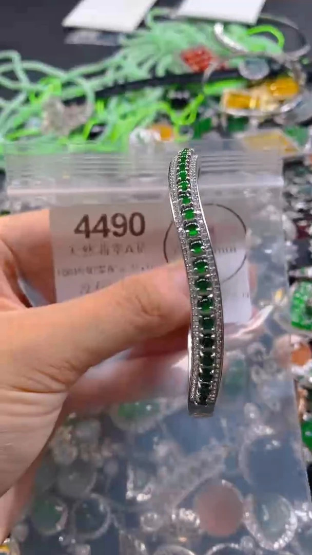 翡翠未镶嵌吊坠(不含链)4490.。。。。