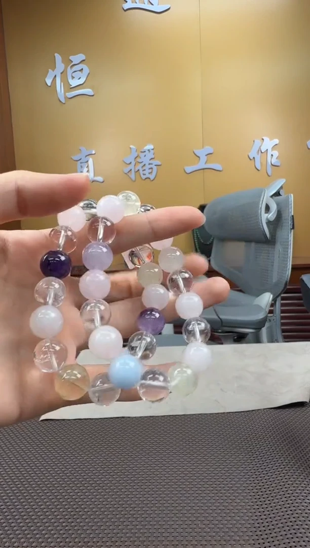 未镶嵌颈饰水晶手串（多样性，发一­）12