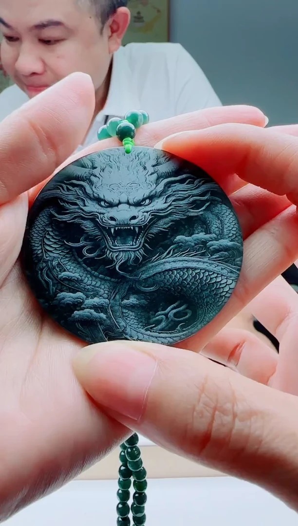 颈饰未镶嵌翡翠多样性发其一