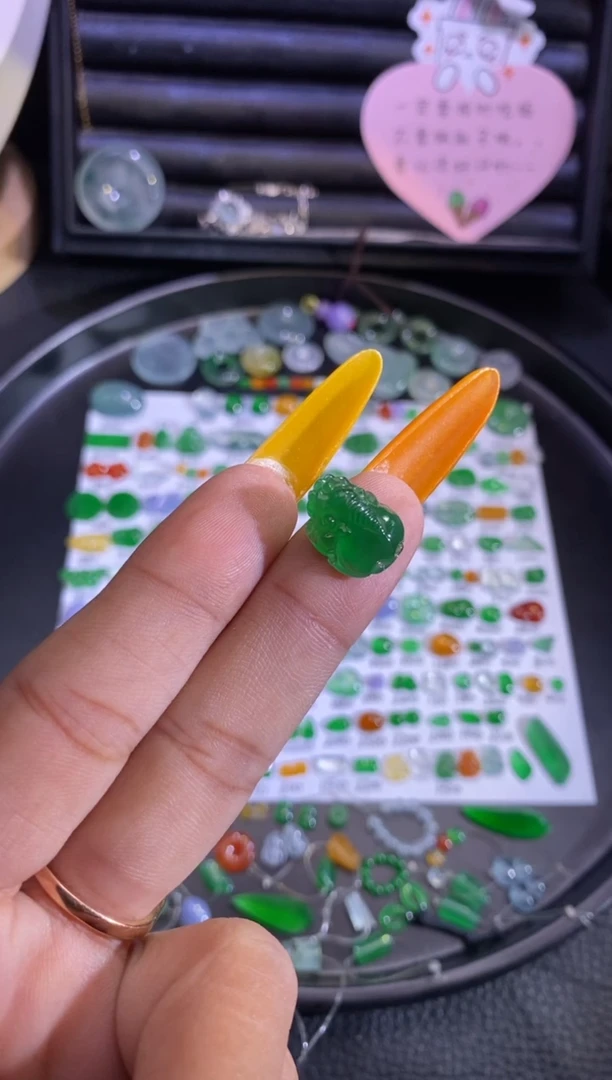 未镶嵌挂件翡翠貔貅