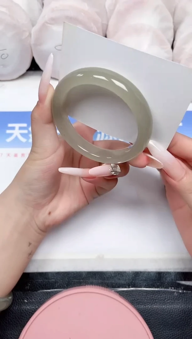 石英质玉手镯未镶嵌8-58.5