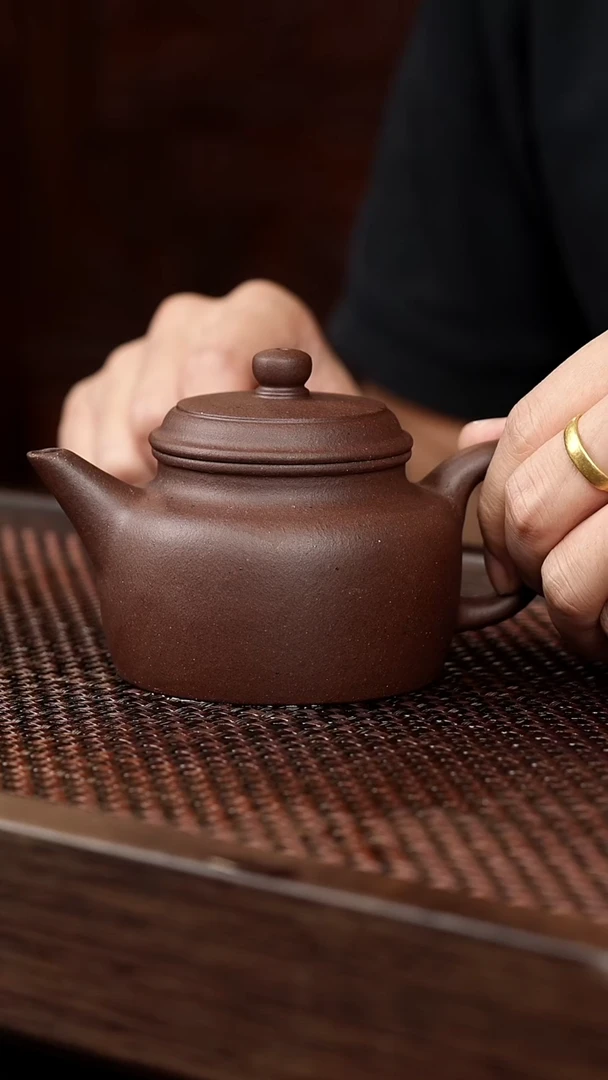茶壶紫砂紫泥剑流德中